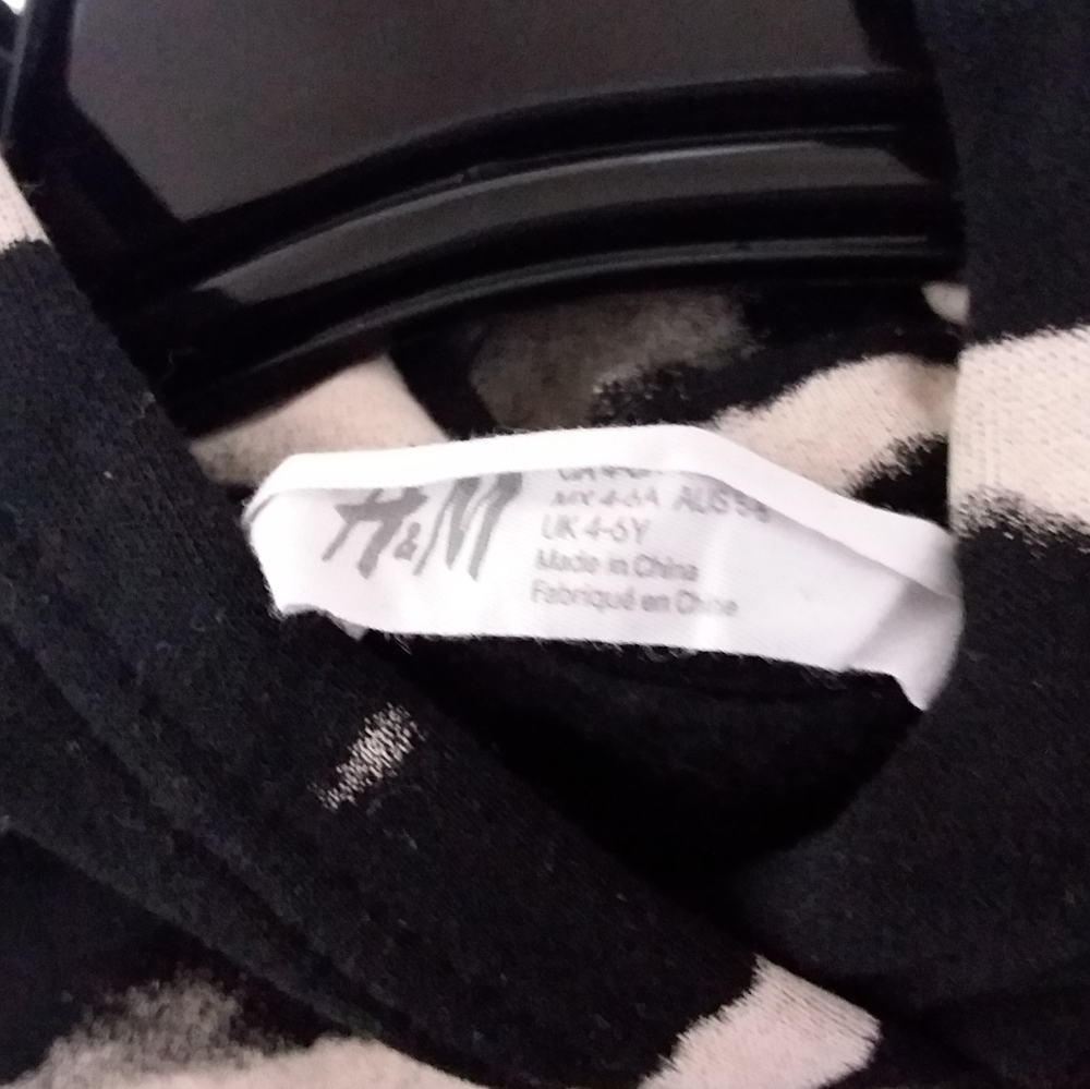 H&M Girls Black Tie Dye Hoodie - Picture 4 of 5